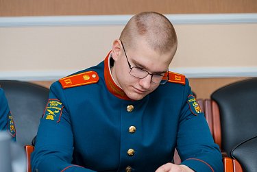 Кадеты заняли кресла парламентариев